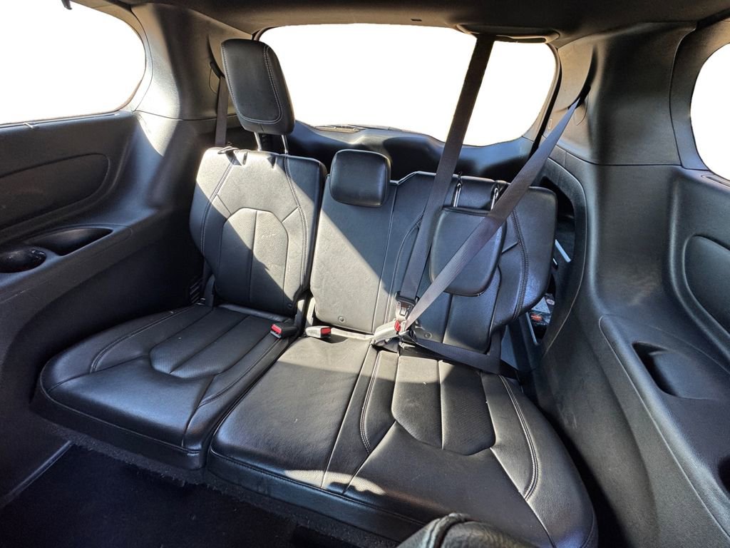 Used 2021 Chrysler Pacifica Touring-L w/ S Appearance Package image 16