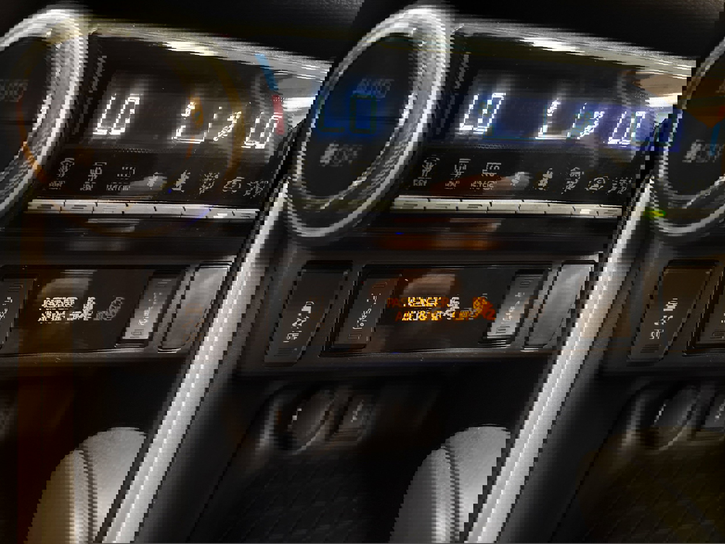 Used 2022 Toyota RAV4 XLE w/ XLE Grade Weather Package image 34