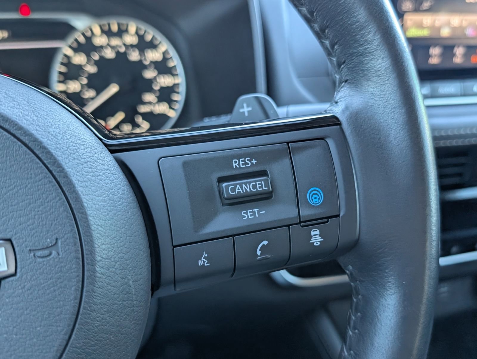 Used 2023 Nissan Rogue SL image 24