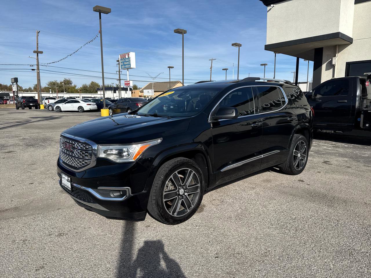 Used 2017 GMC Acadia Denali FWD image 2