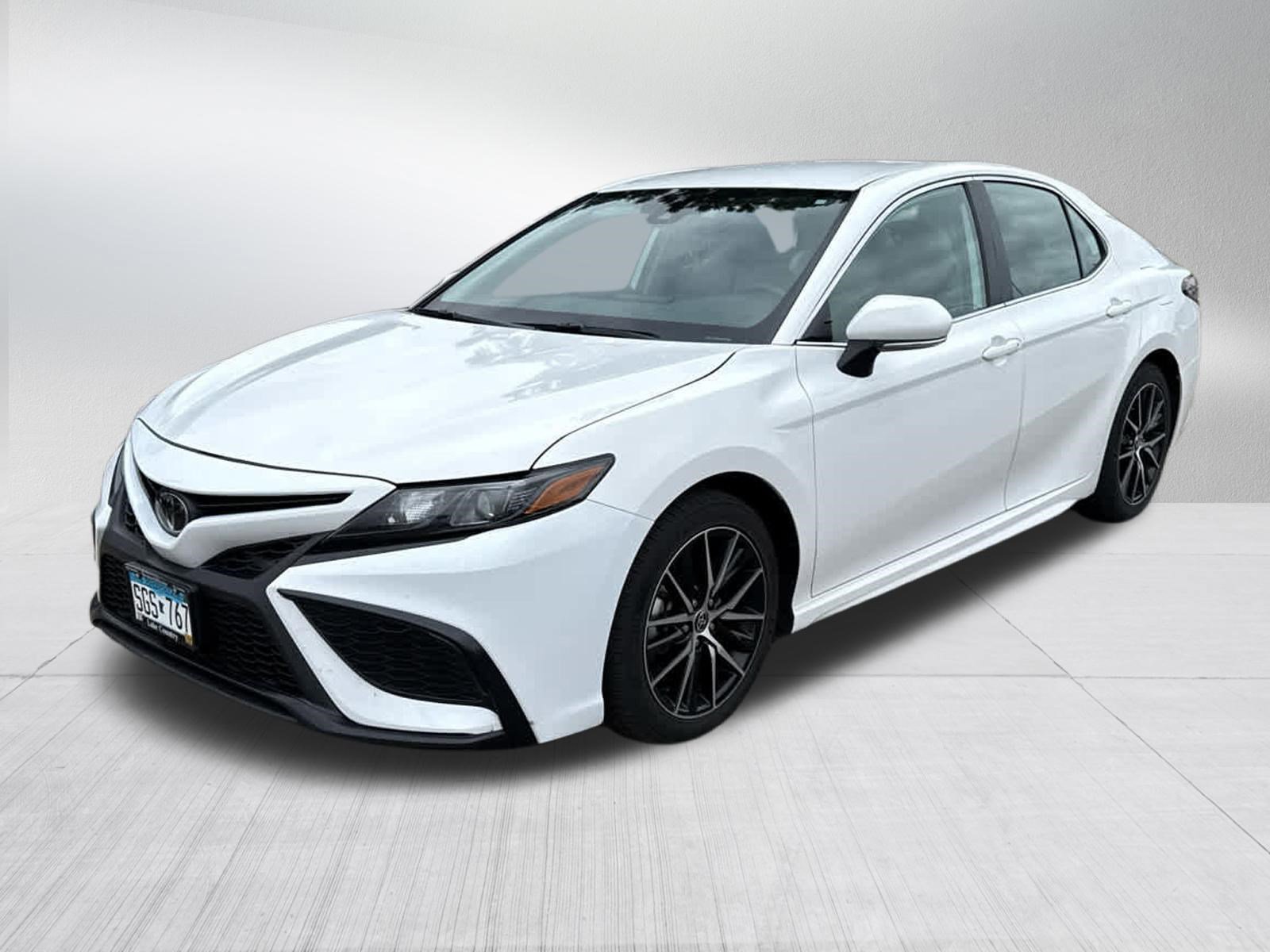 Used 2024 Toyota Camry SE FWD video 2