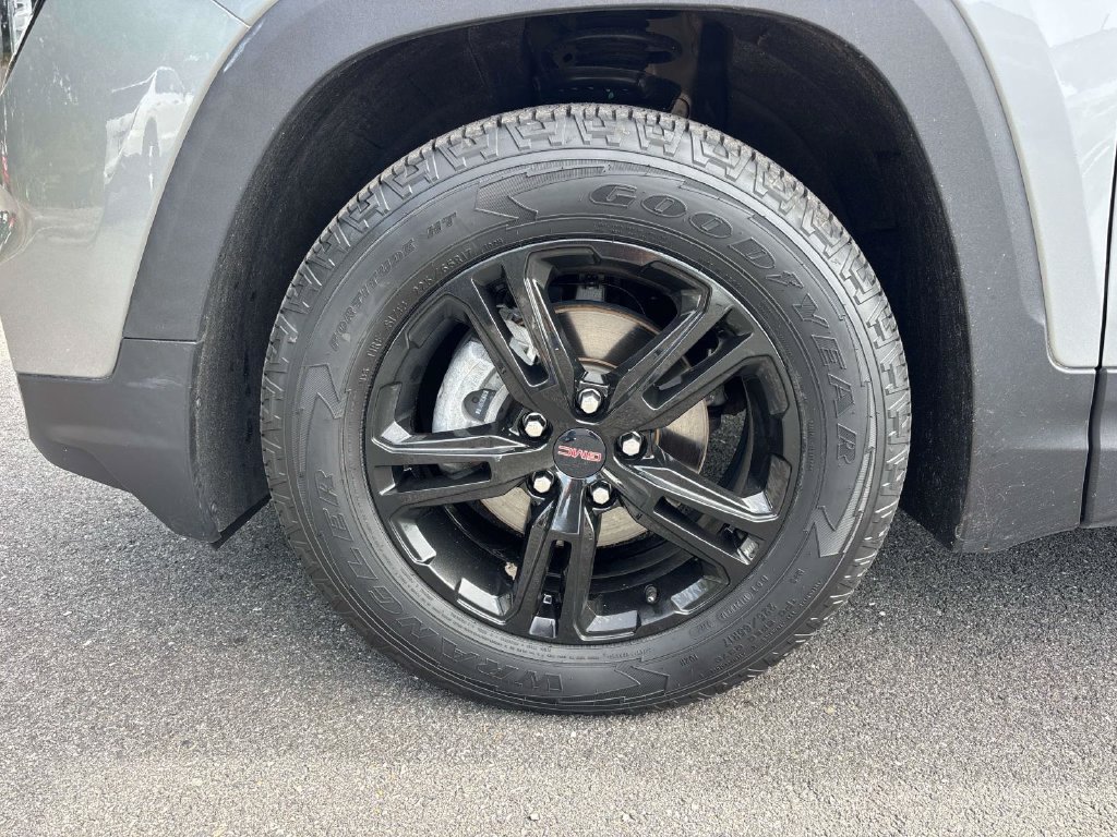 Used 2023 GMC Terrain AT4 w/ Infotainment Package II AWD/4WD image 9