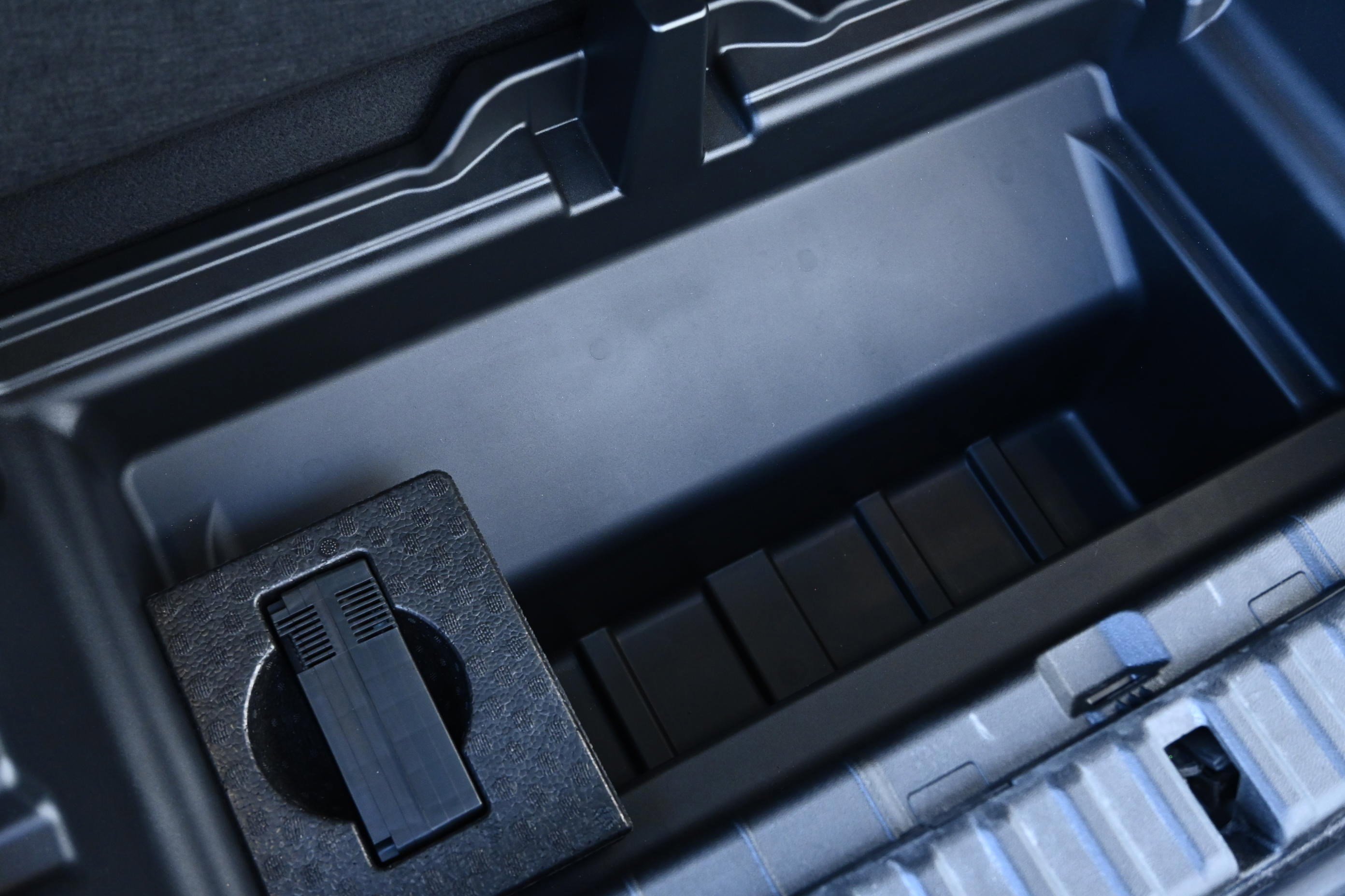 Certified 2024 BMW iX xDrive50 w/ Premium Package image 28