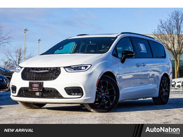 Used 2025 Chrysler Pacifica Limited