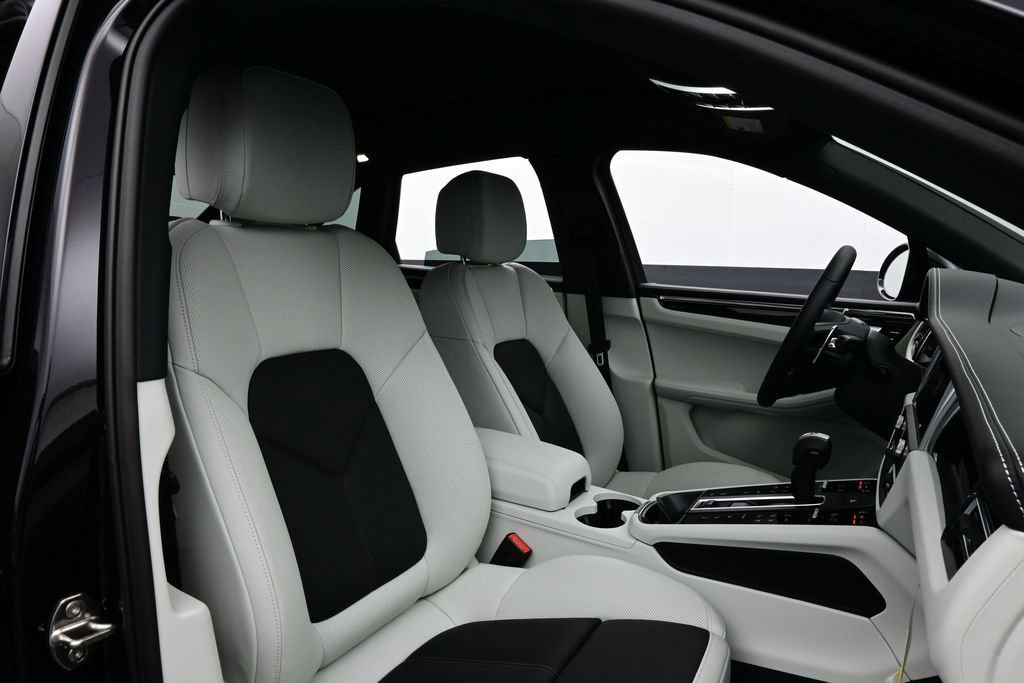 New 2026 Porsche Macan S AWD/4WD image 18