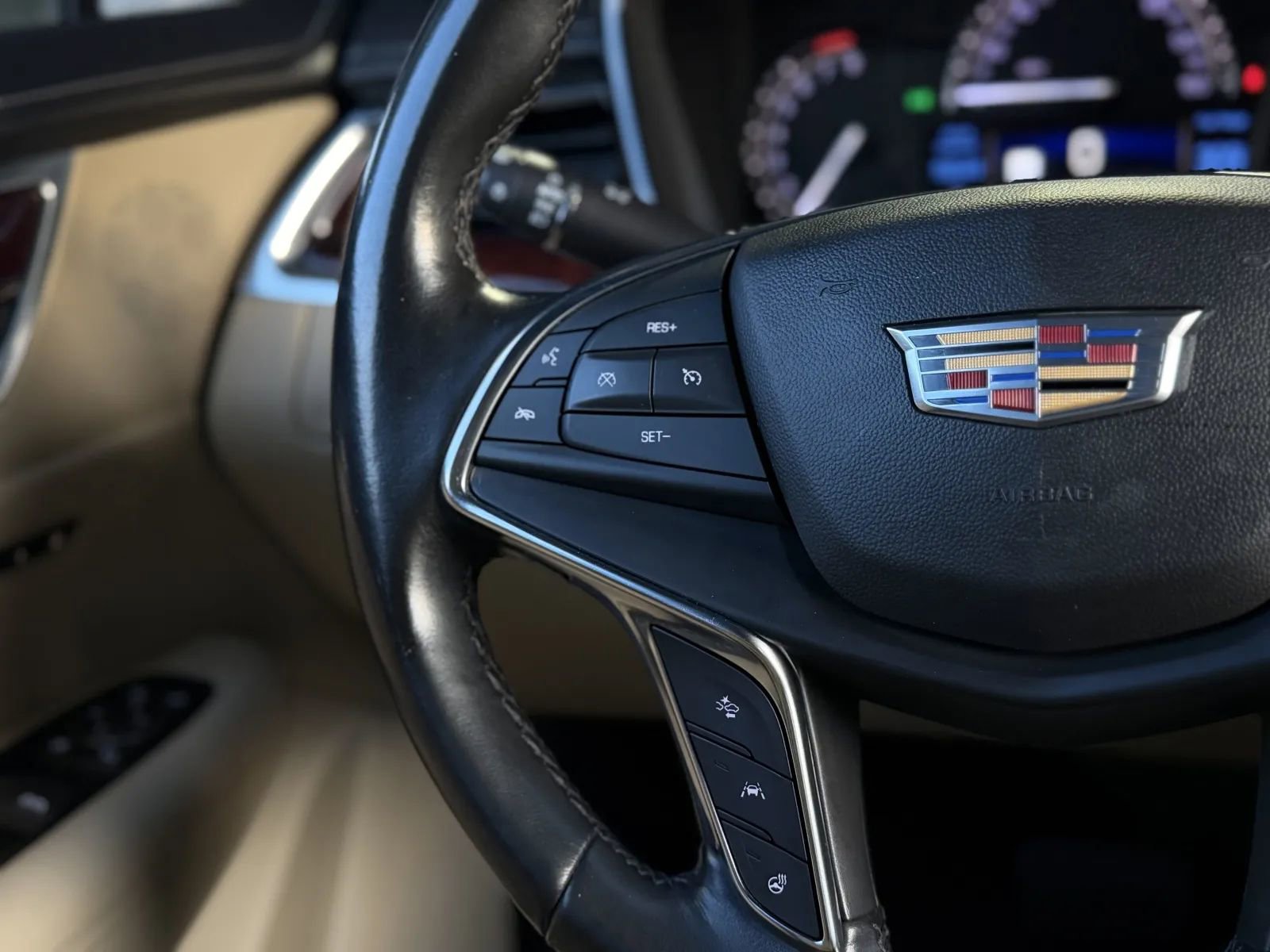 Used 2019 Cadillac XT5 Luxury AWD/4WD image 21