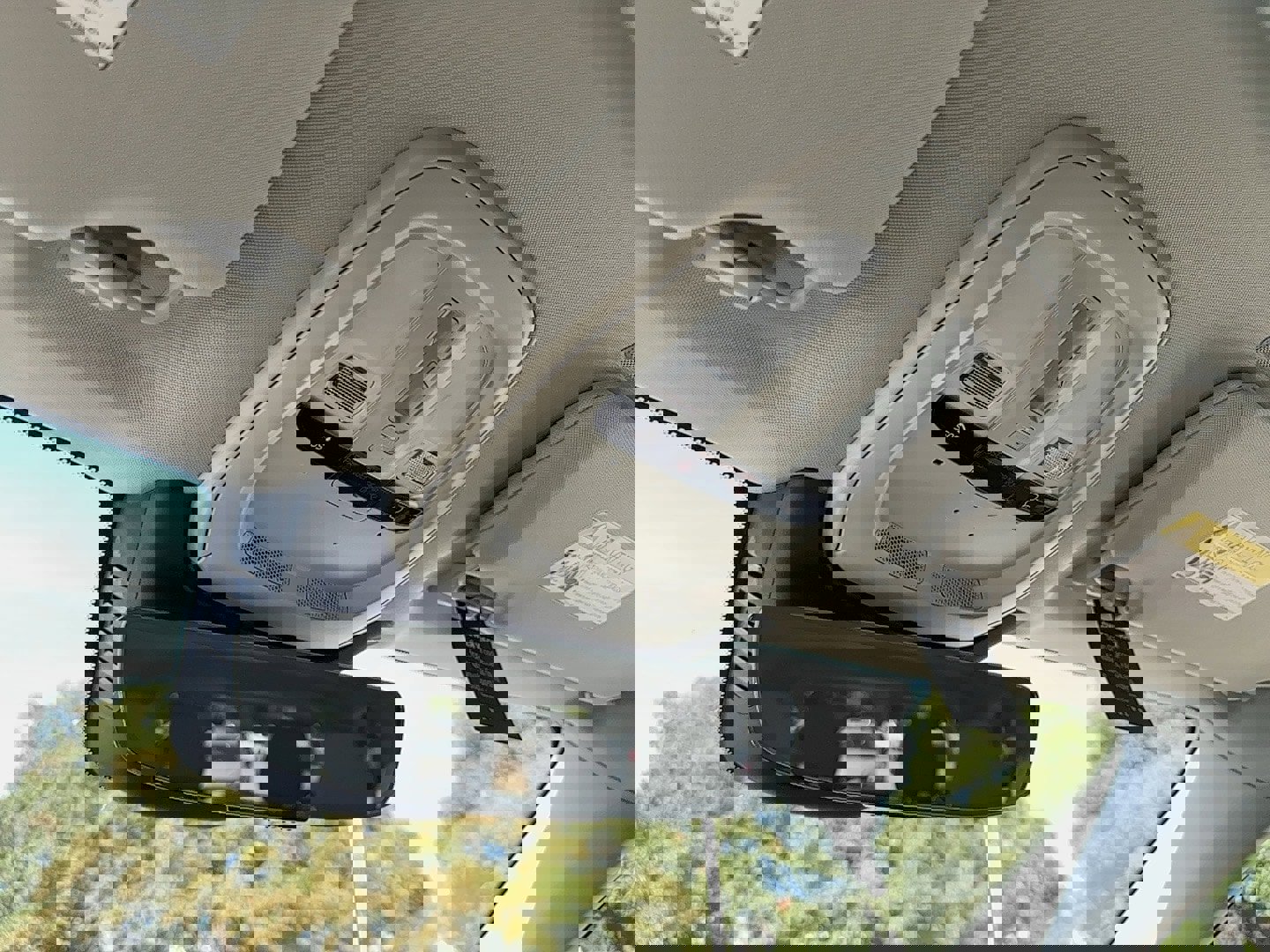 New 2025 Volvo XC90 T8 Core w/ Climate Package image 24