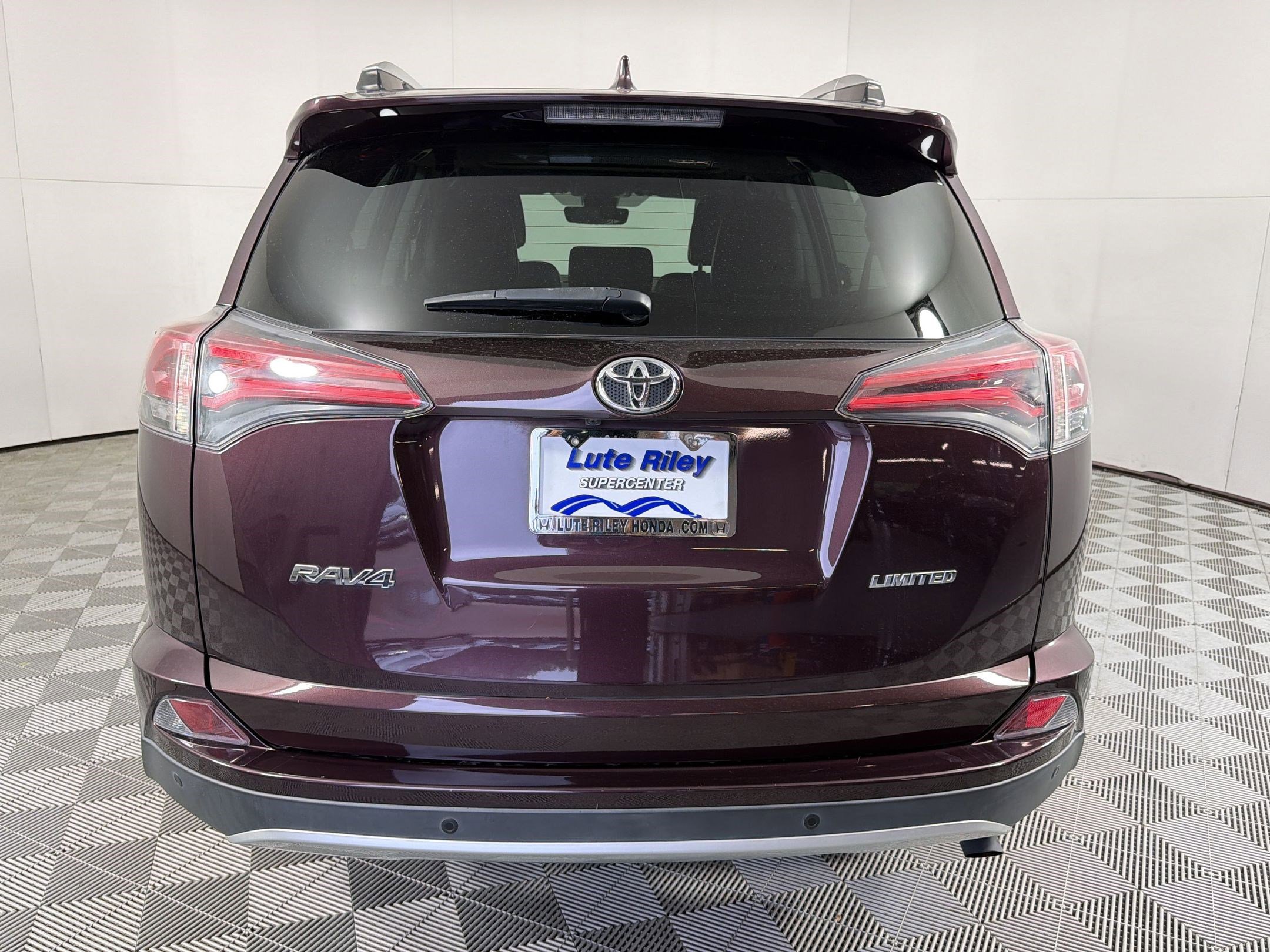 Used 2016 Toyota RAV4 Limited w/ Advanced Technology Package FWD image 10