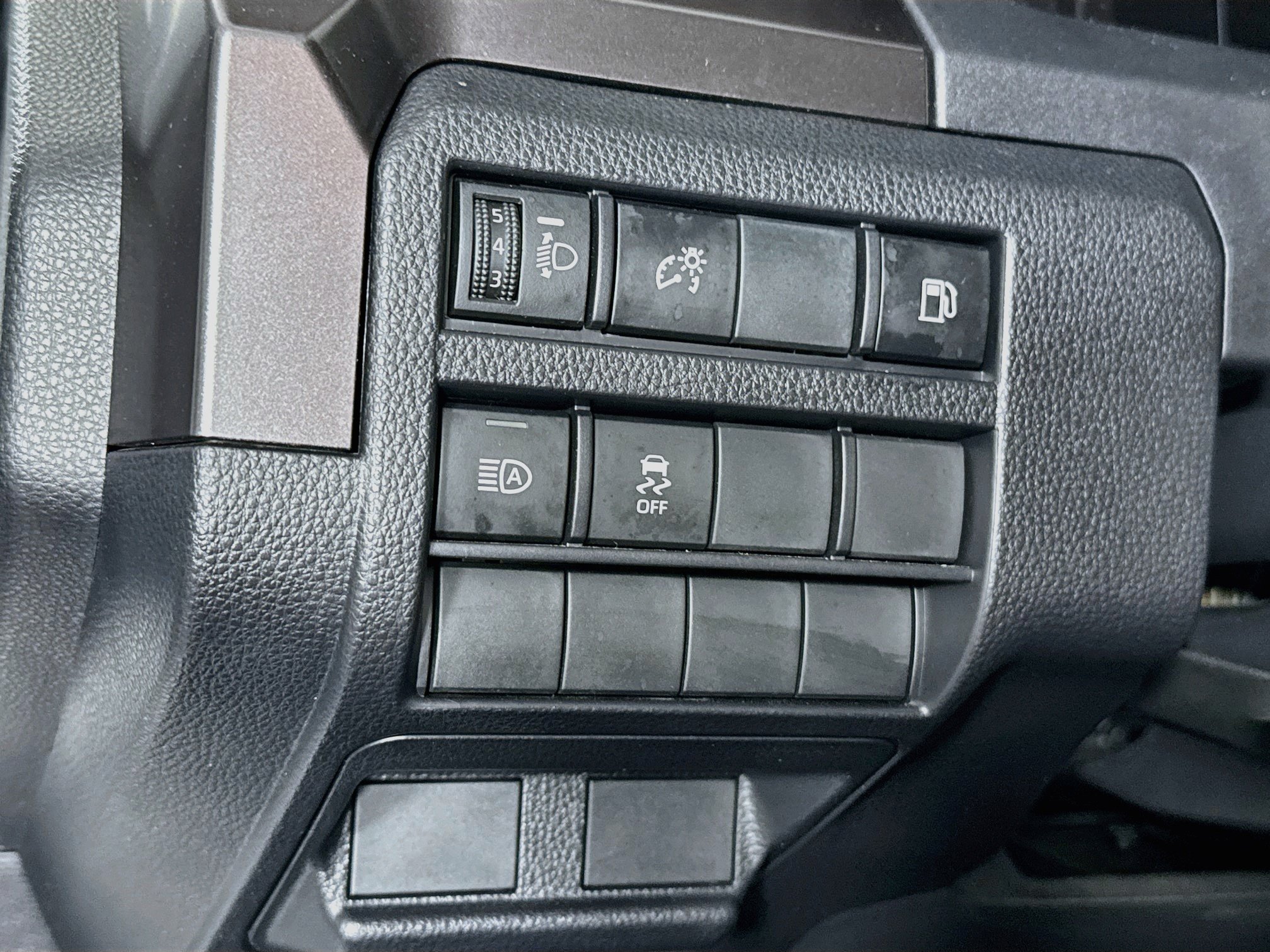 Certified 2025 Toyota 4Runner SR5 AWD/4WD image 11