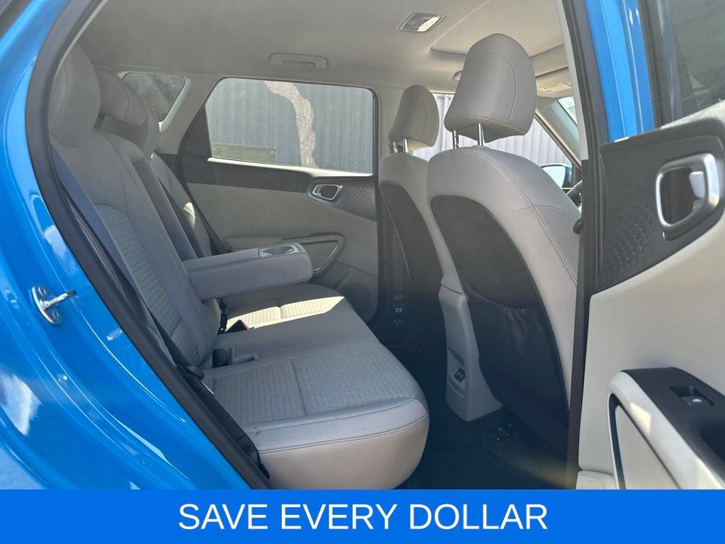 Used 2025 Kia Soul EX FWD image 18