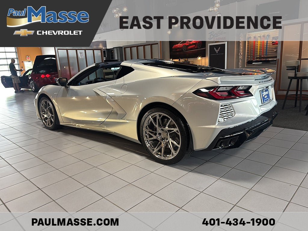 Used 2024 Chevrolet Corvette Stingray Premium Cpe w/ Z51 Performance Package RWD image 5