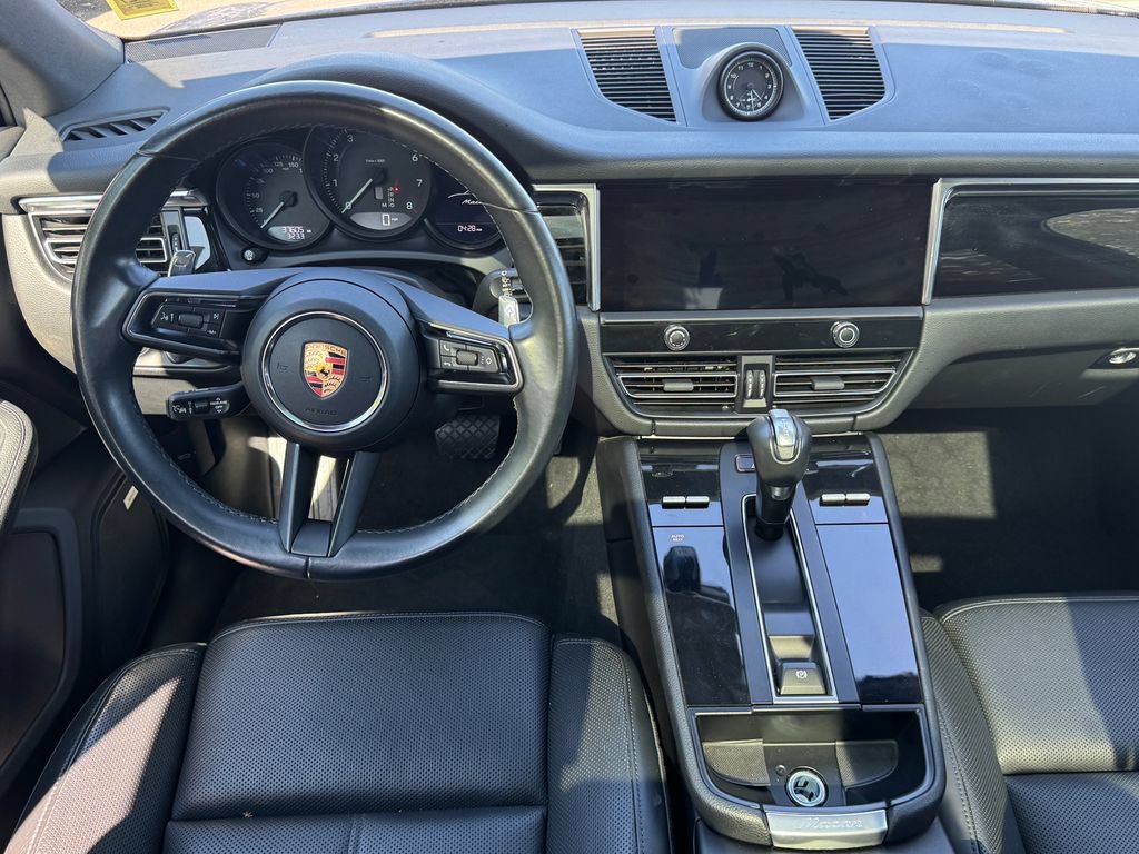 Used 2023 Porsche Macan Turbo AWD/4WD image 13