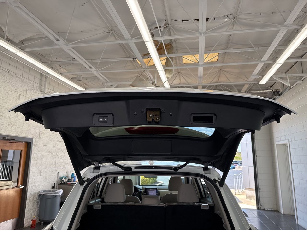 Used 2025 Nissan Rogue SV image 10