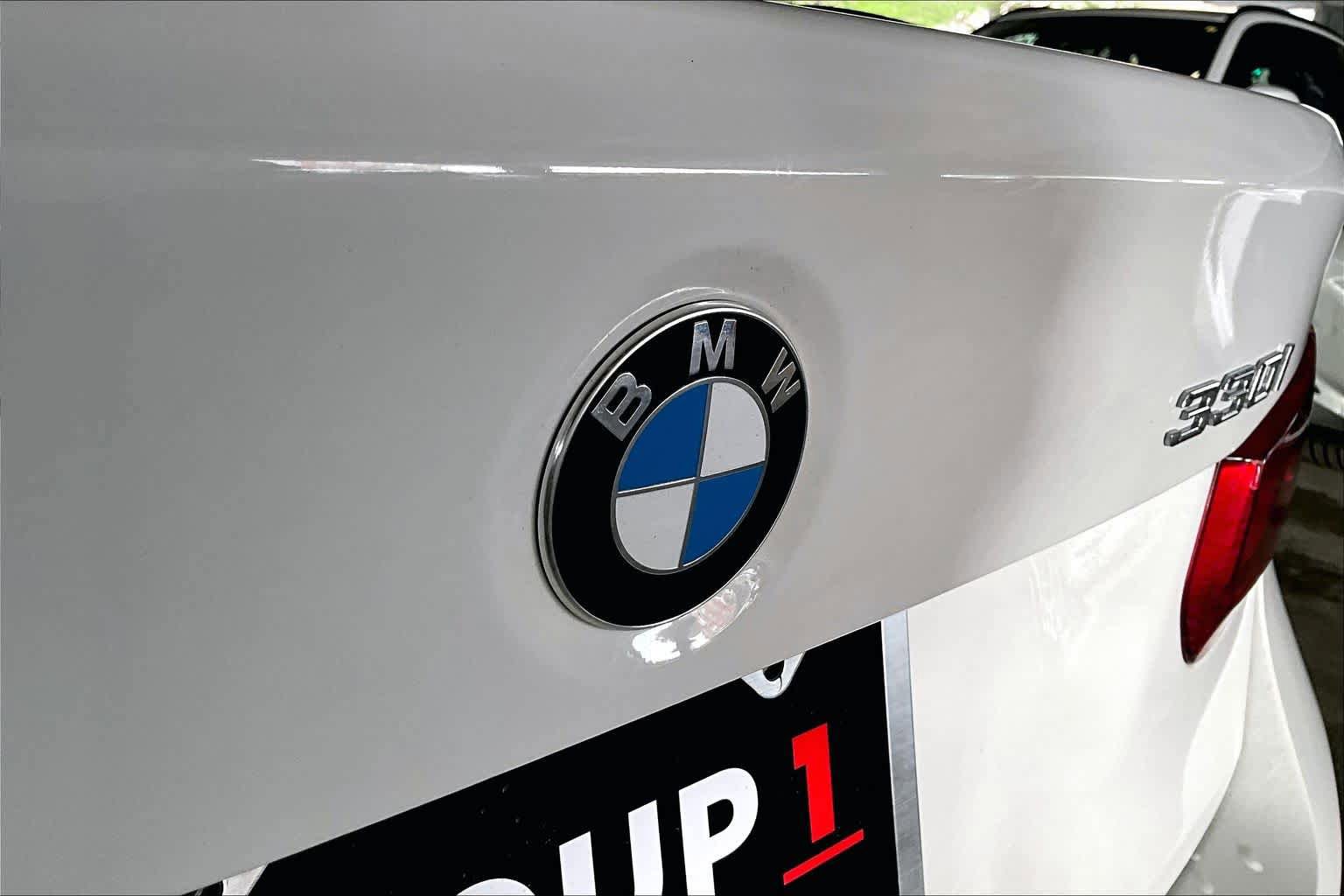 Used 2017 BMW 330i Sedan image 30