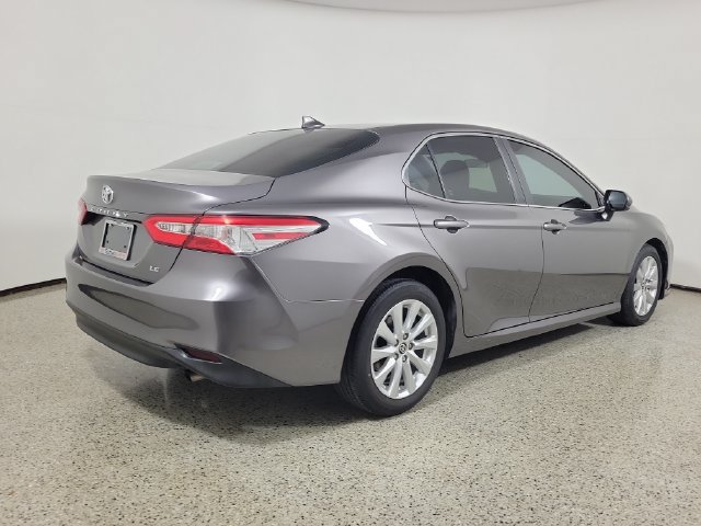 Used 2020 Toyota Camry LE FWD image 5