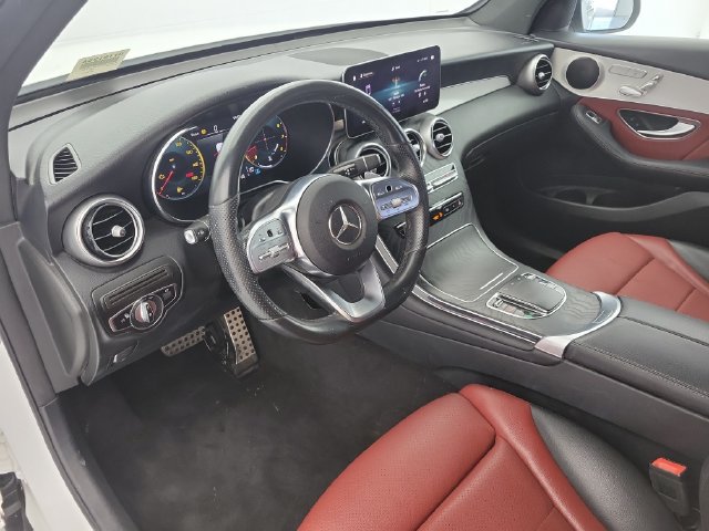 Used 2022 Mercedes-Benz GLC 300 w/ AMG Line image 18