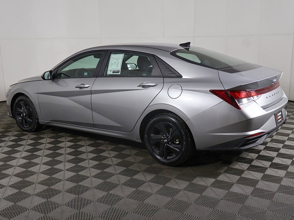 Used 2023 Hyundai Elantra SEL image 12