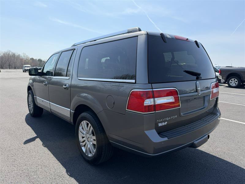Used 2013 Lincoln Navigator L 4WD w/ HD Trailer Tow Pkg image 4
