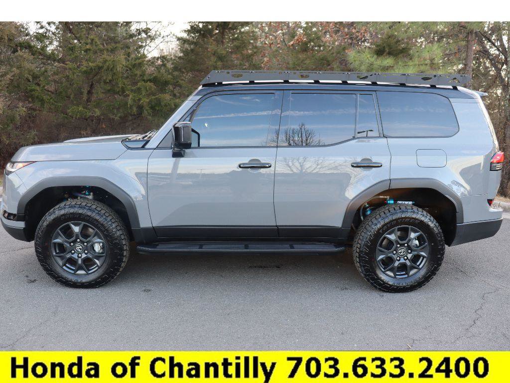 Used 2024 Lexus GX 550 image 4