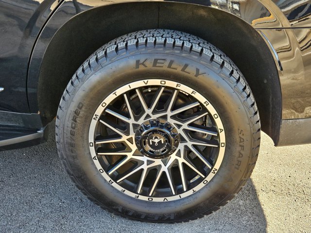 Used 2021 GMC Yukon SLT w/ SLT Luxury Plus Package image 24