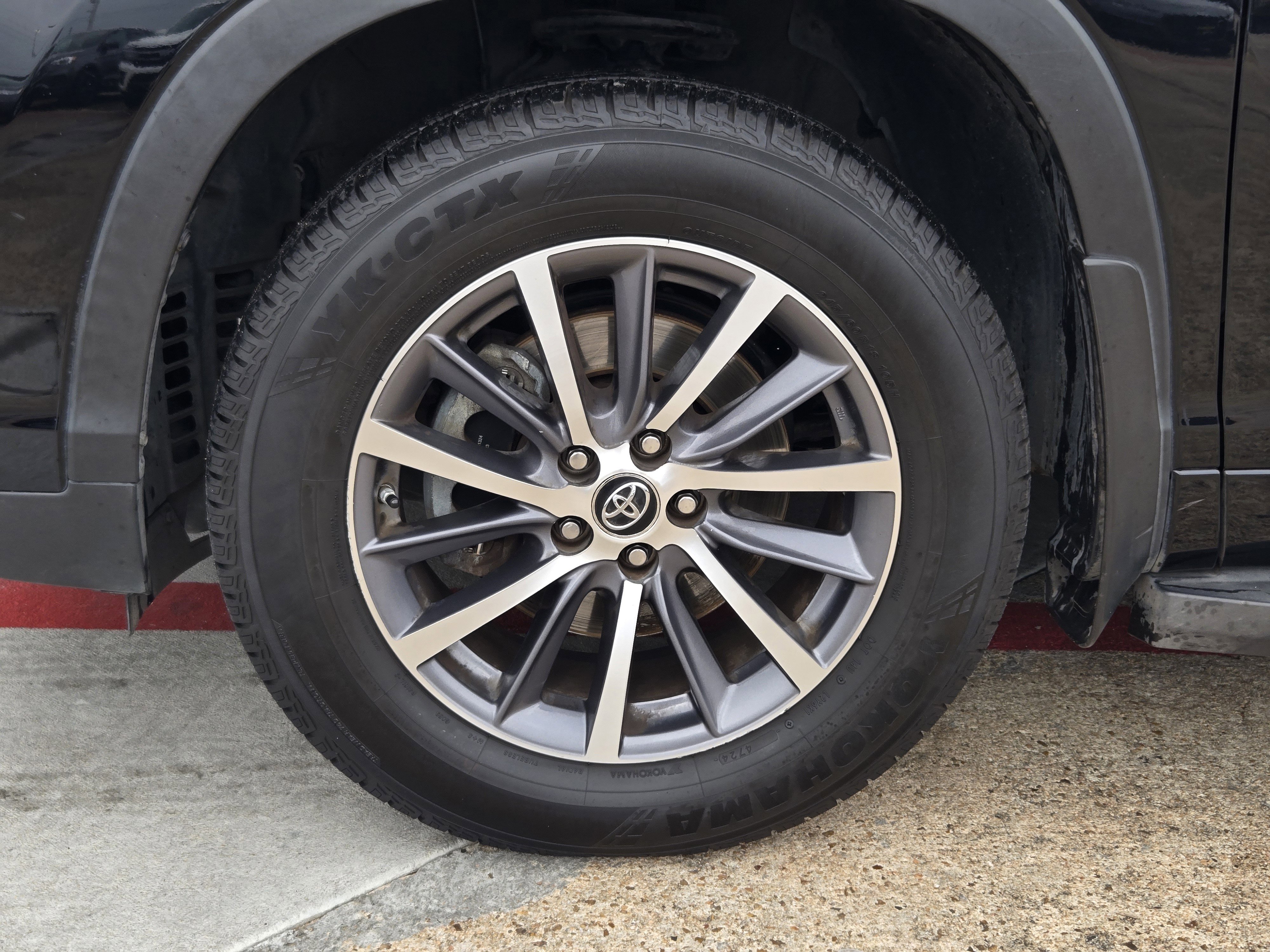 Used 2018 Toyota Highlander XLE image 7