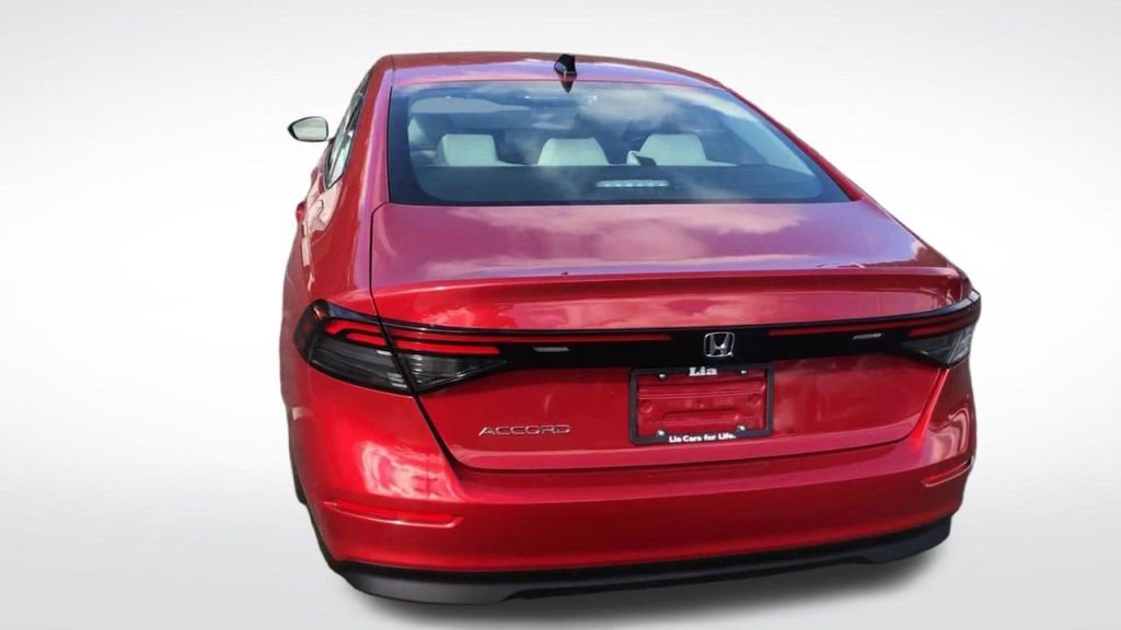 Used 2025 Honda Accord SE image 7