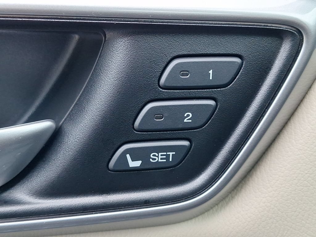 Used 2019 Honda CR-V Touring image 26