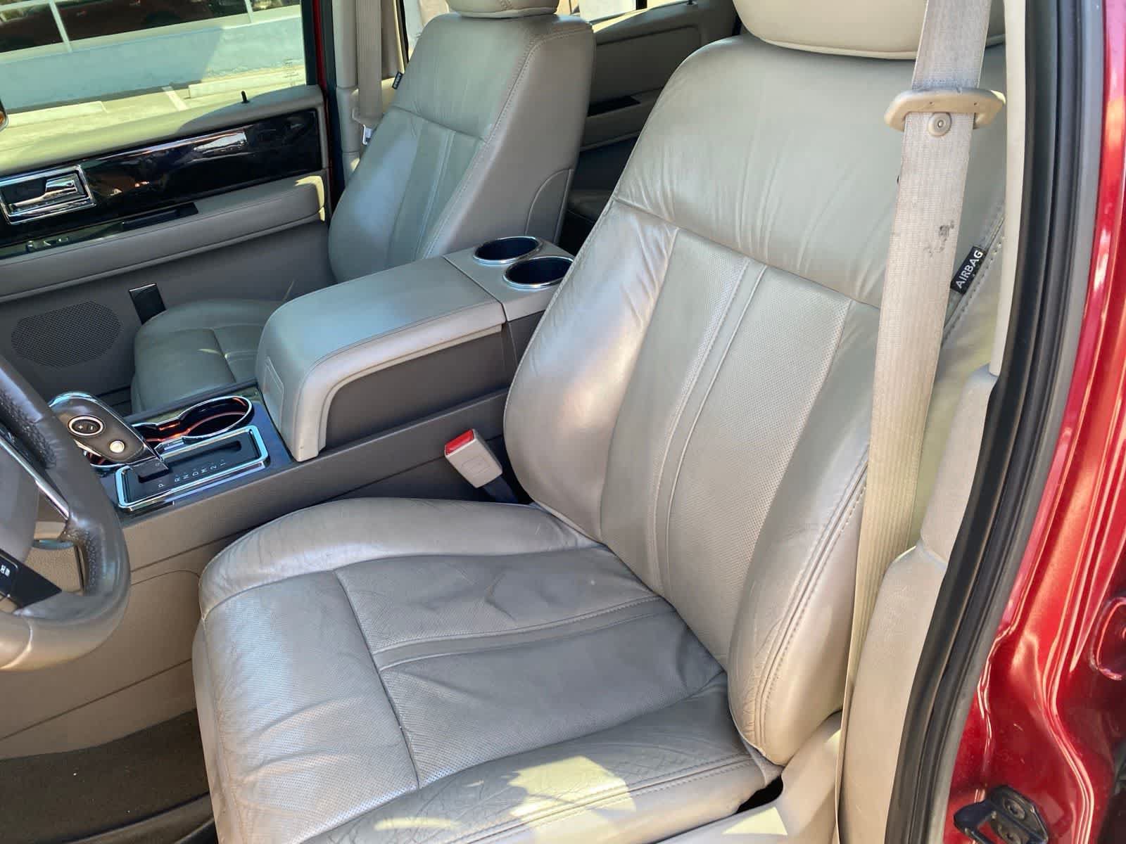 Used 2015 Lincoln Navigator 2WD image 12