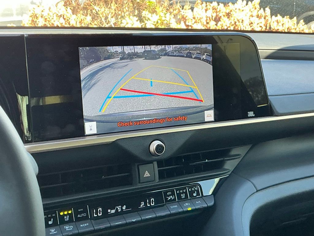 Used 2023 Toyota Crown XLE image 37