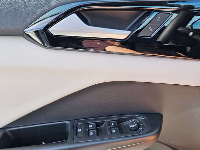 New 2026 Volkswagen Taos S FWD image 27