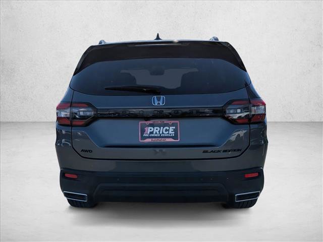 Used 2025 Honda Pilot Black Edition image 6