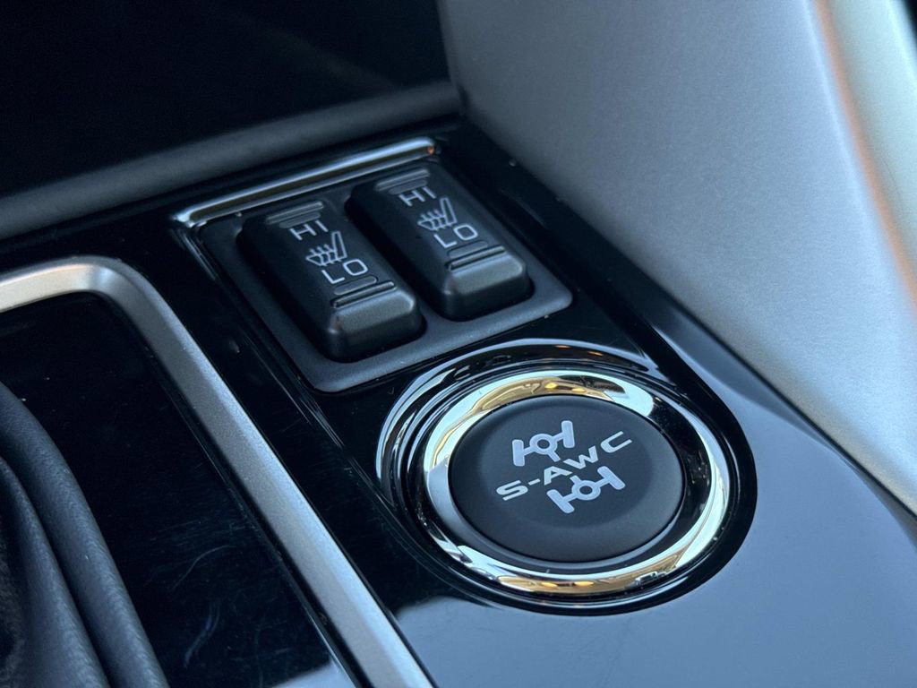 Used 2025 Mitsubishi Eclipse Cross LE image 30