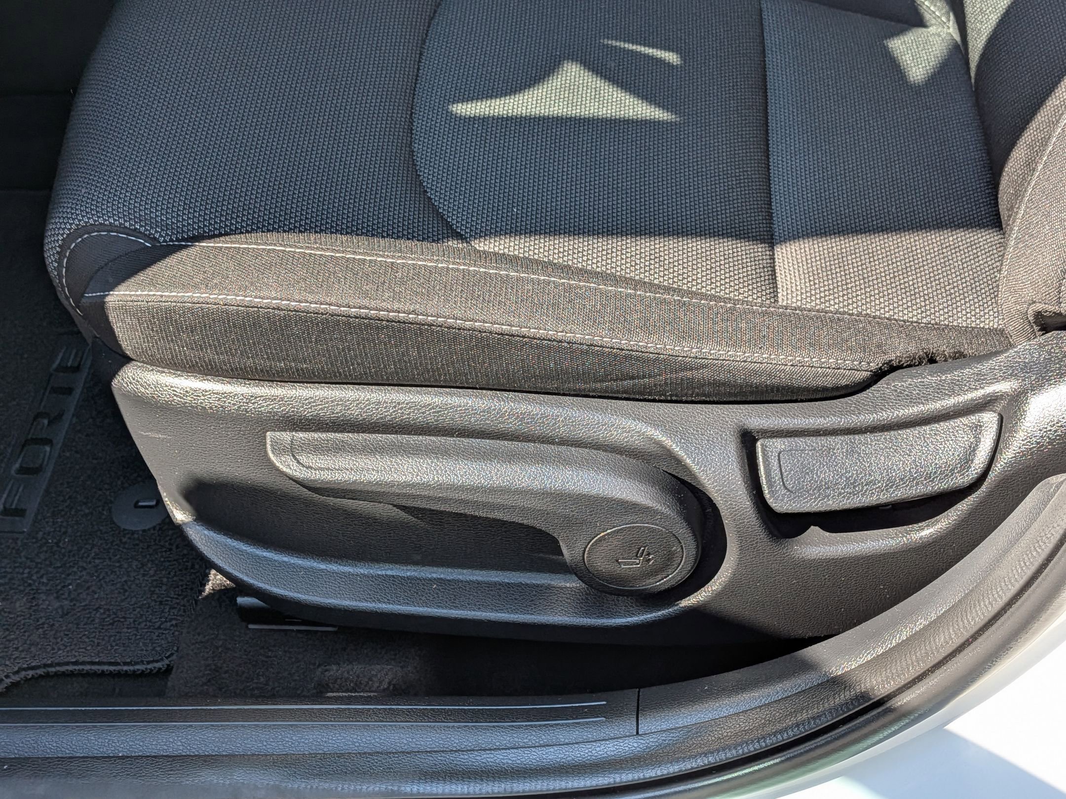 Used 2023 Kia Forte LX image 15