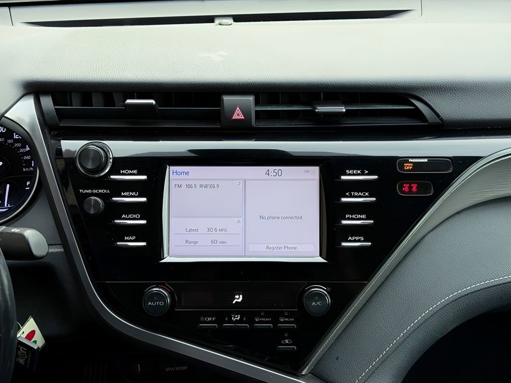 Used 2019 Toyota Camry SE image 12