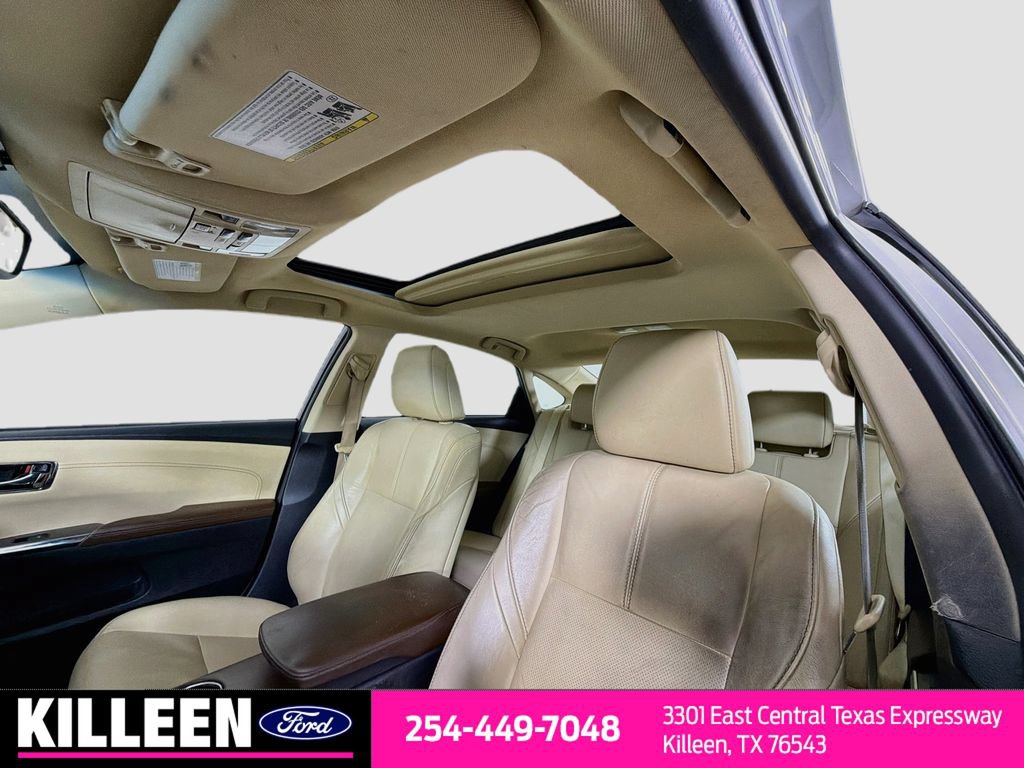 Used 2018 Toyota Avalon Limited w/ Carpet Mat Package FWD image 10