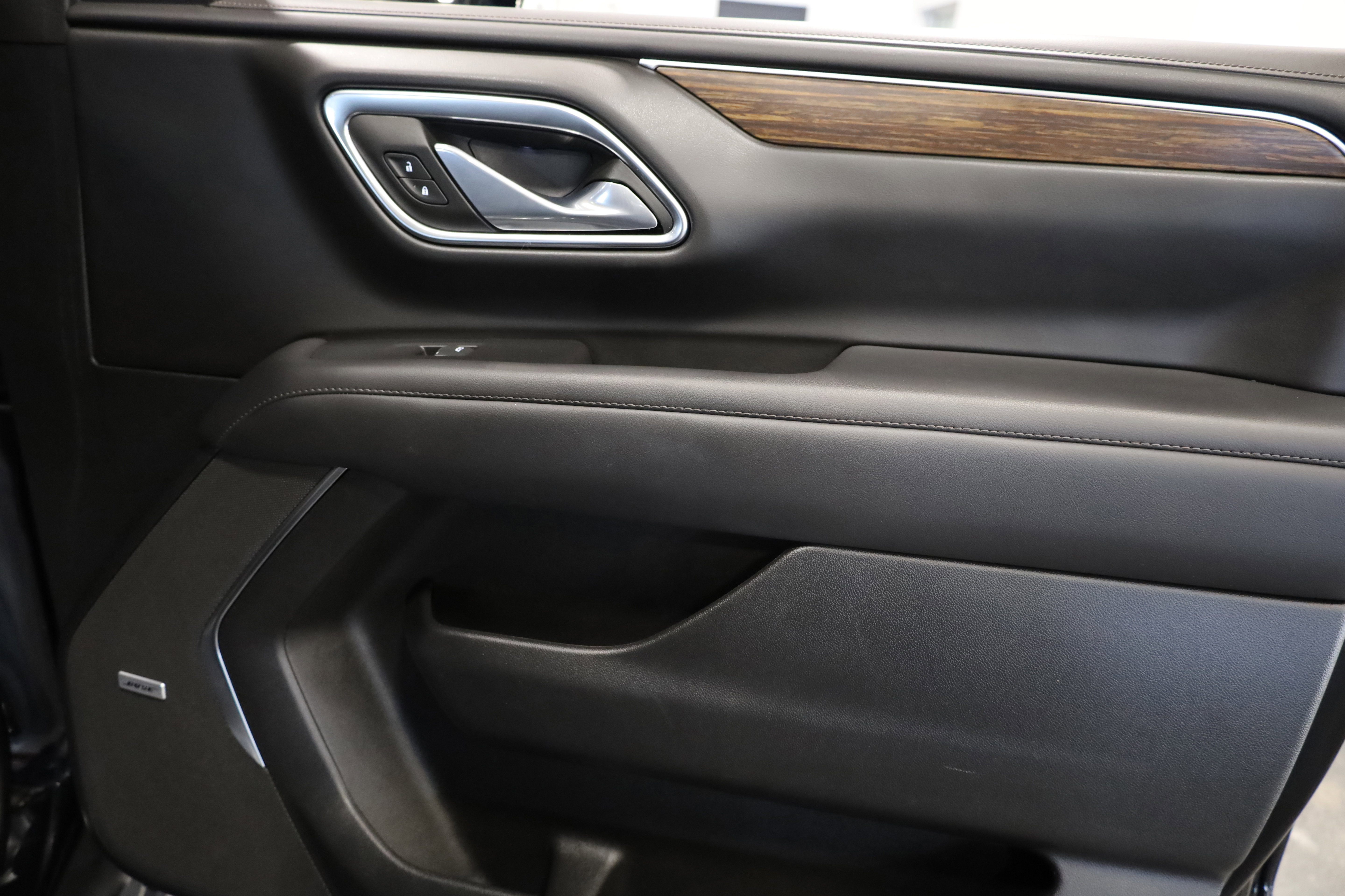 Used 2024 Chevrolet Suburban High Country w/ Advanced Technology Package image 41