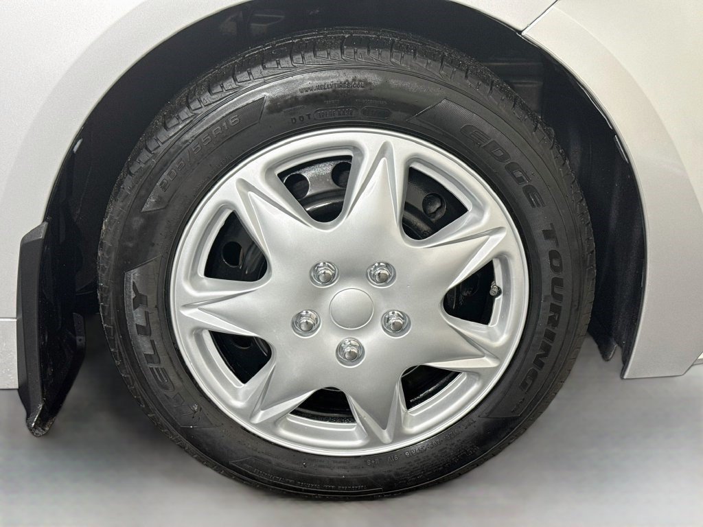 Used 2021 Toyota Corolla LE FWD image 30