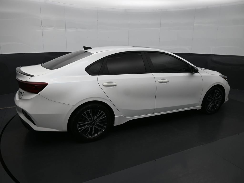 Used 2022 Kia Forte GT-Line w/ GT-Line Premium Package FWD image 2