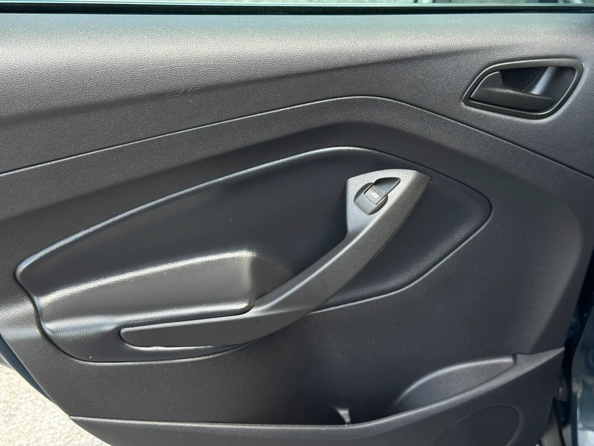 Used 2019 Ford Escape S FWD image 16