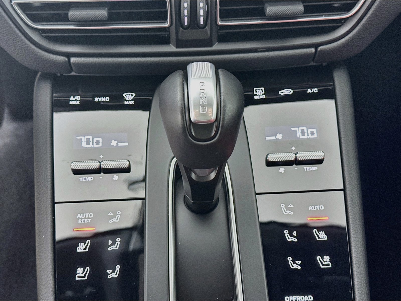 Used 2026 Porsche Macan AWD/4WD image 27