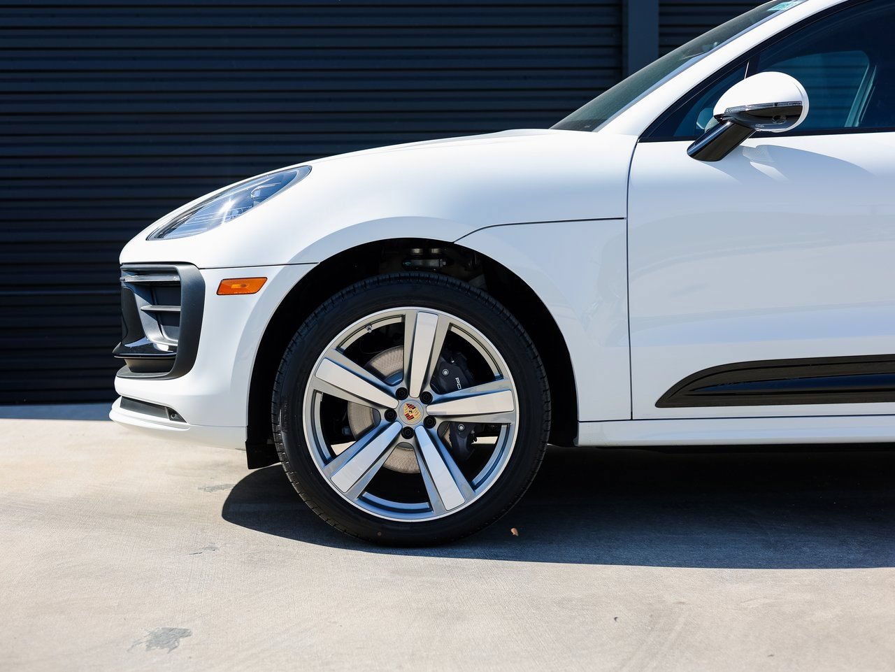 Certified 2026 Porsche Macan Turbo AWD/4WD image 11