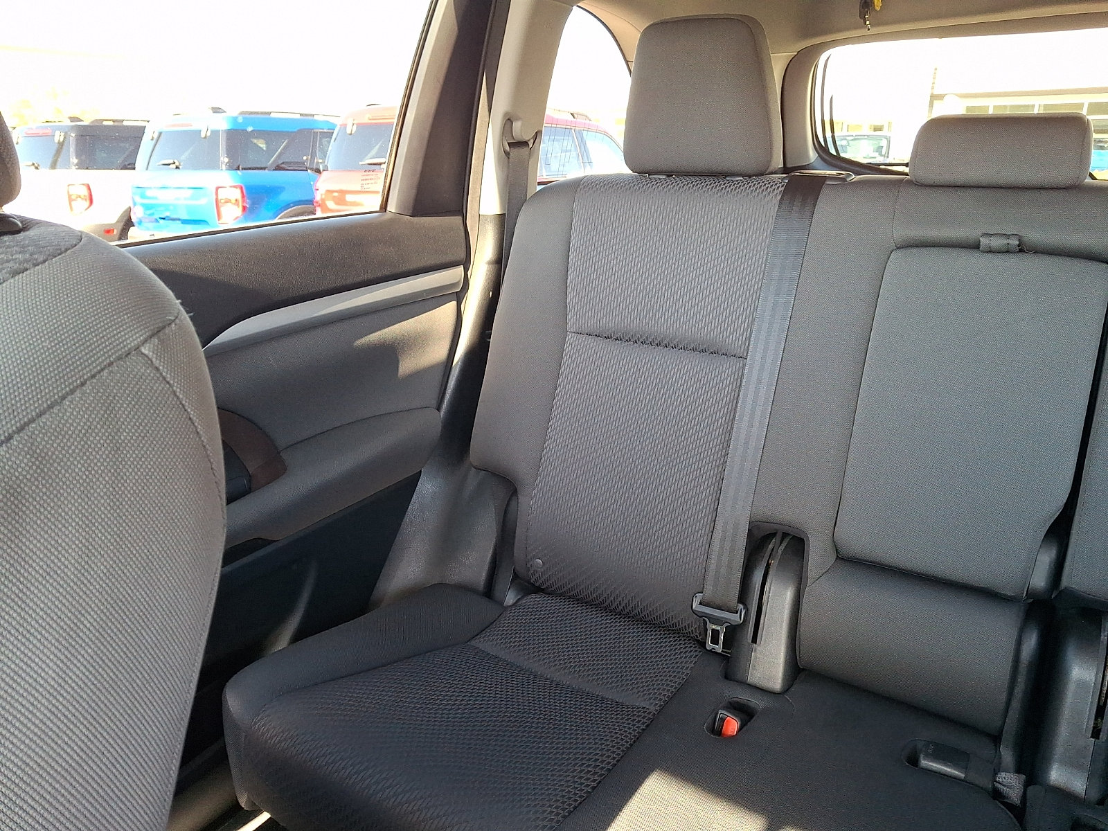 Used 2016 Toyota Highlander LE AWD/4WD image 17