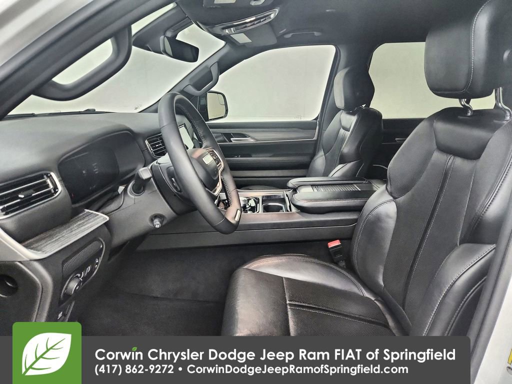 Used 2024 Jeep Wagoneer L Series II w/ Flexible Seating Group image 19