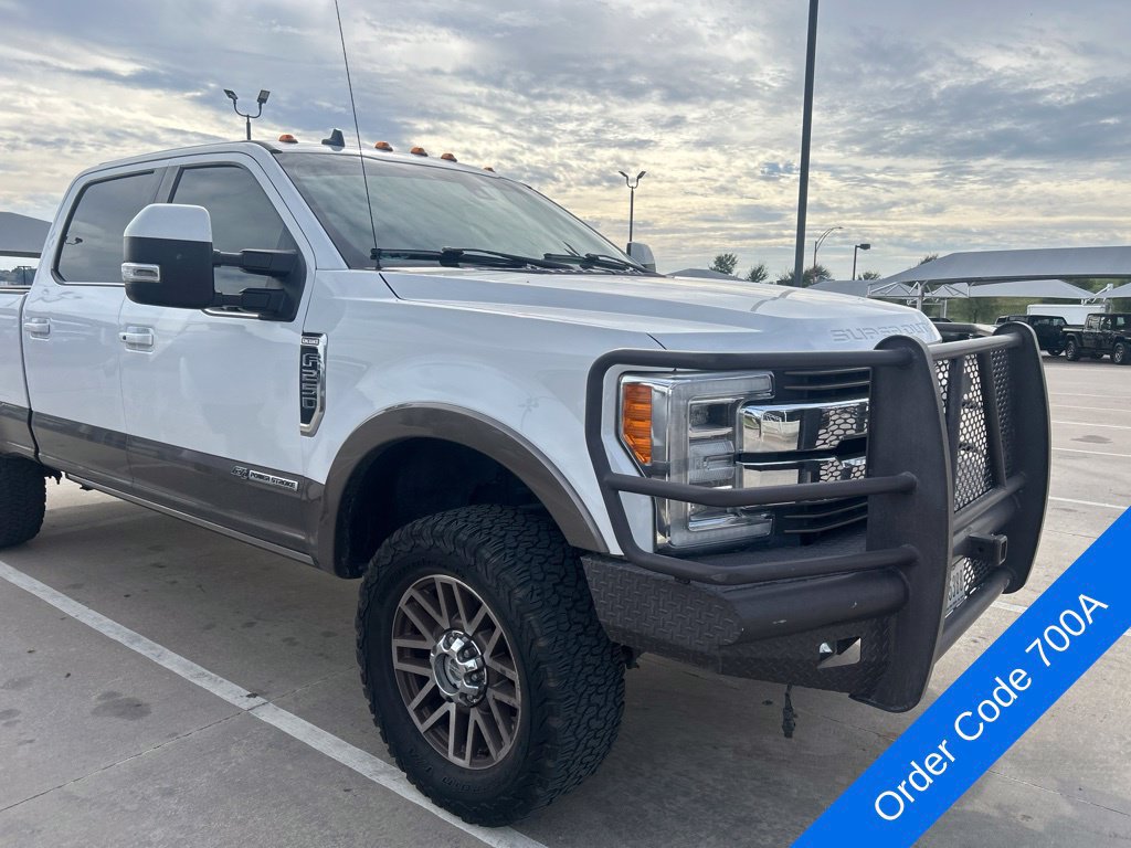 Used 2019 Ford F250 King Ranch w/ King Ranch Ultimate Package AWD/4WD image 3