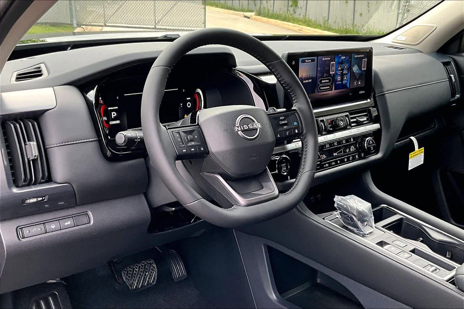 New 2026 Nissan Pathfinder SL image 10