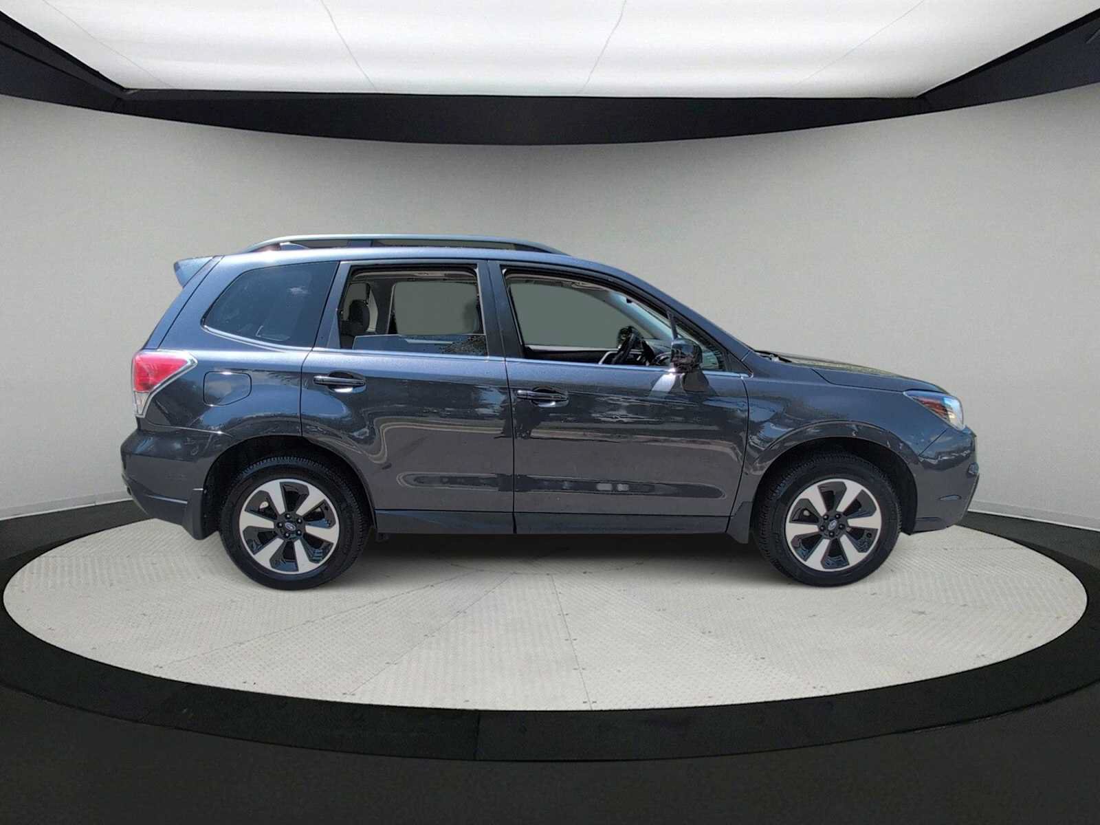 Used 2017 Subaru Forester 2.5i Limited AWD/4WD image 9