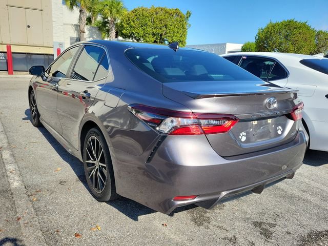 Used 2024 Toyota Camry SE w/ Cold Weather Package FWD image 4