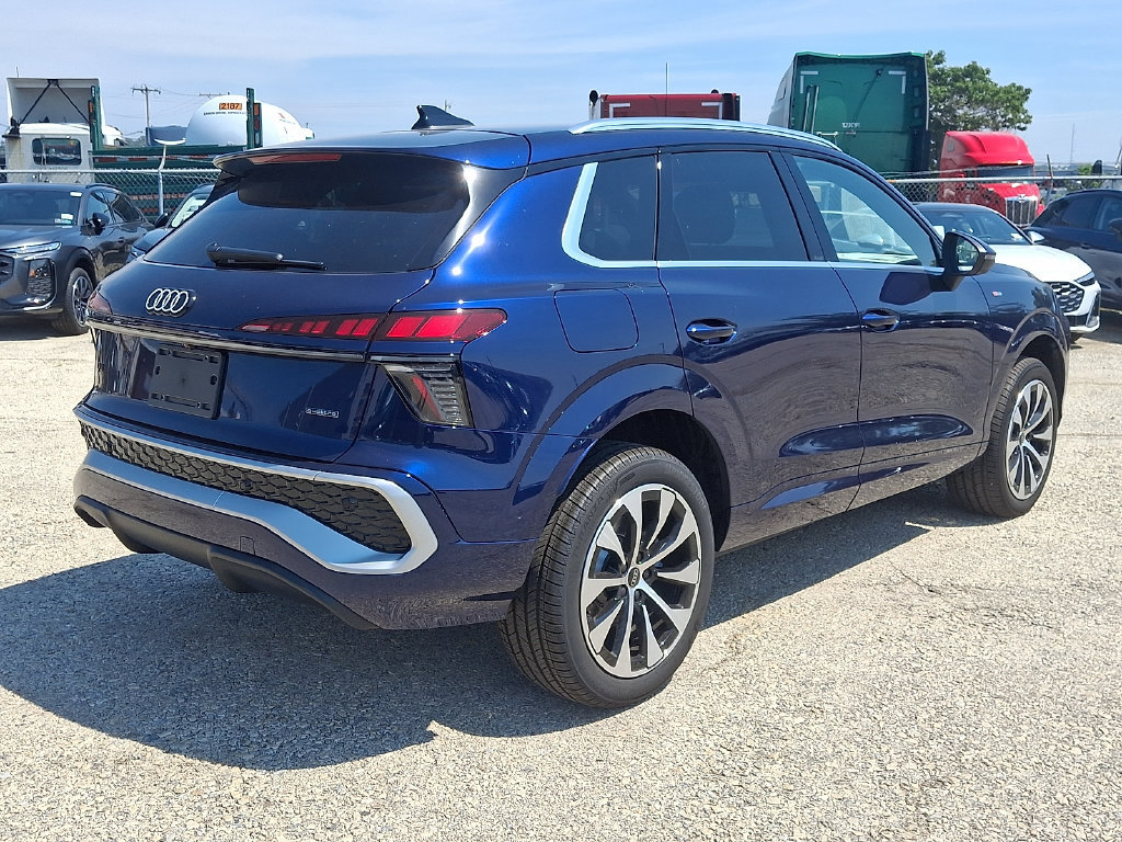 New 2026 Audi Q3 quattro 2.0T AWD/4WD image 4