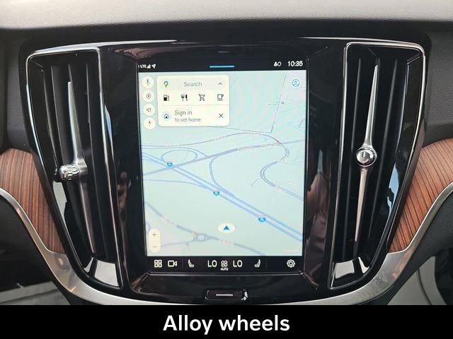 Used 2025 Volvo V60 B5 Cross Country Plus image 33
