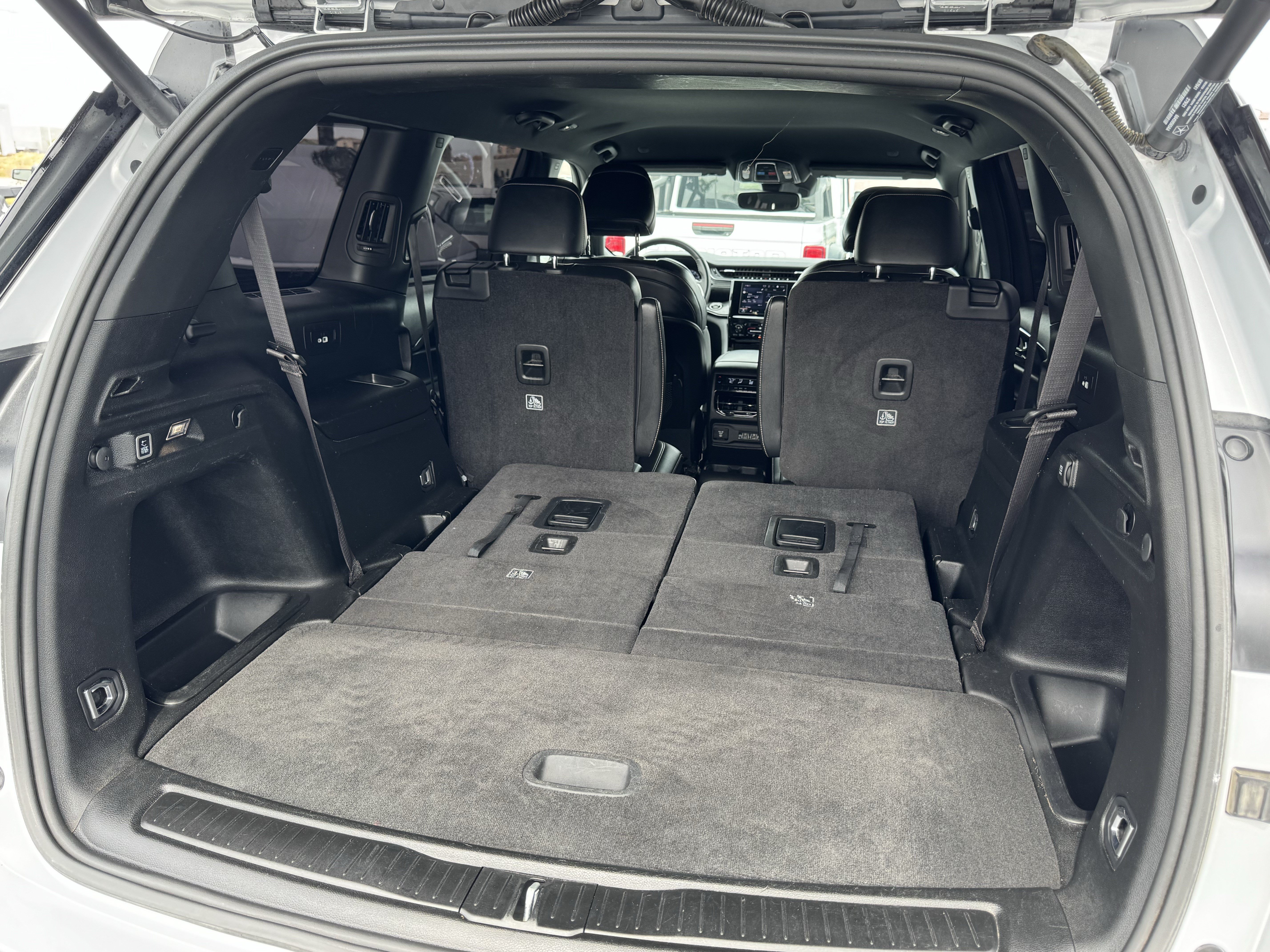 Used 2021 Jeep Grand Cherokee L Laredo AWD/4WD image 39